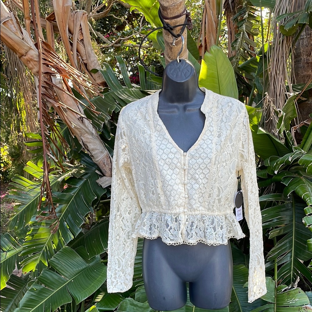 lace, ruffle peplum hem blouse